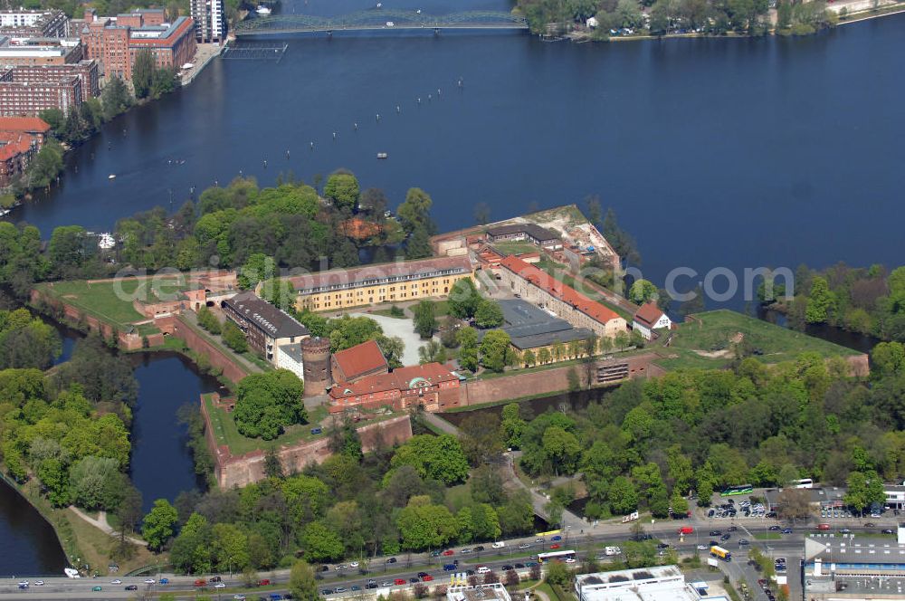 Aerial photograph Berlin - Blick auf die Spandauer Zitadelle, einer der bedeutendsten und besterhaltenen Renaissancefestungen Europas mit Museum und großem Veranstaltungsbereich für Konzerte. View of Spandau Citadel, one of the most important and best preserved Renaissance fortresses in Europe with a museum and a large event area for concerts.