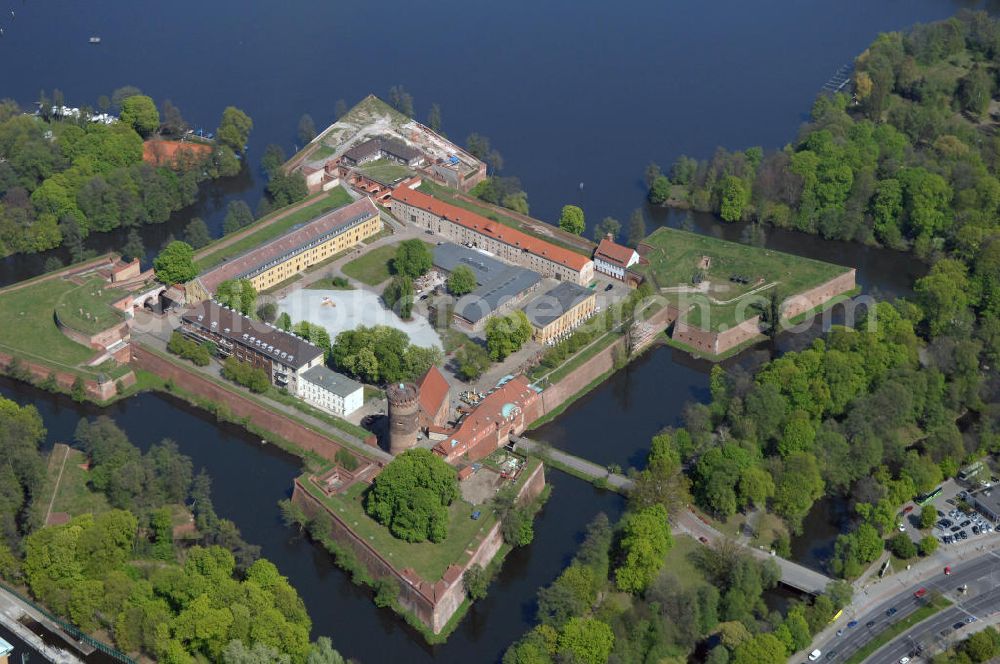 Aerial photograph Berlin - Blick auf die Spandauer Zitadelle, einer der bedeutendsten und besterhaltenen Renaissancefestungen Europas mit Museum und großem Veranstaltungsbereich für Konzerte. View of Spandau Citadel, one of the most important and best preserved Renaissance fortresses in Europe with a museum and a large event area for concerts.