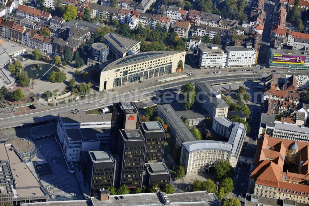 Aerial image Hannover - Blick auf die Filialen der Sparkasse und der Volksbank am Raschplatz in Hannover. View to the subsidiary of the Sparkasse and the Volksbank at the Raschplatz in Hannover.