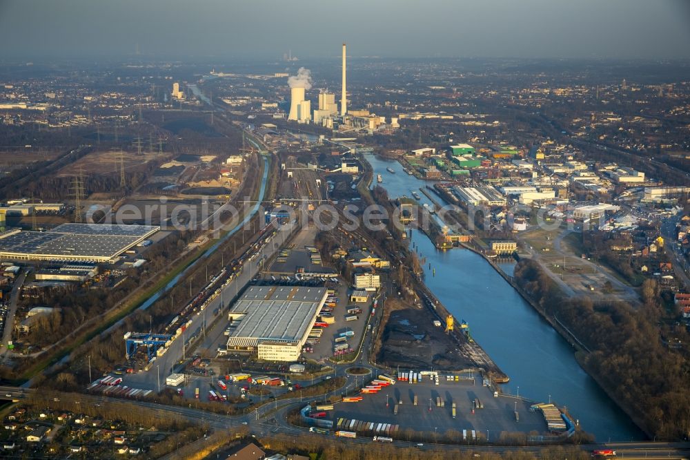 Aerial photograph Herne - Forwarding and commercial area settlements on the banks of the Rhine-Herne Canal Herne in North Rhine-Westphalia