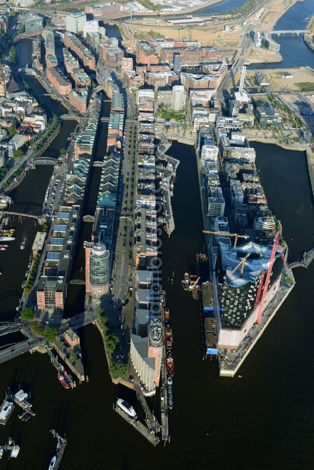 Hamburg from the bird's eye view: City view Speicherstadt harbor city on the banks of the Elbe River in Hamburg Kaiserkai