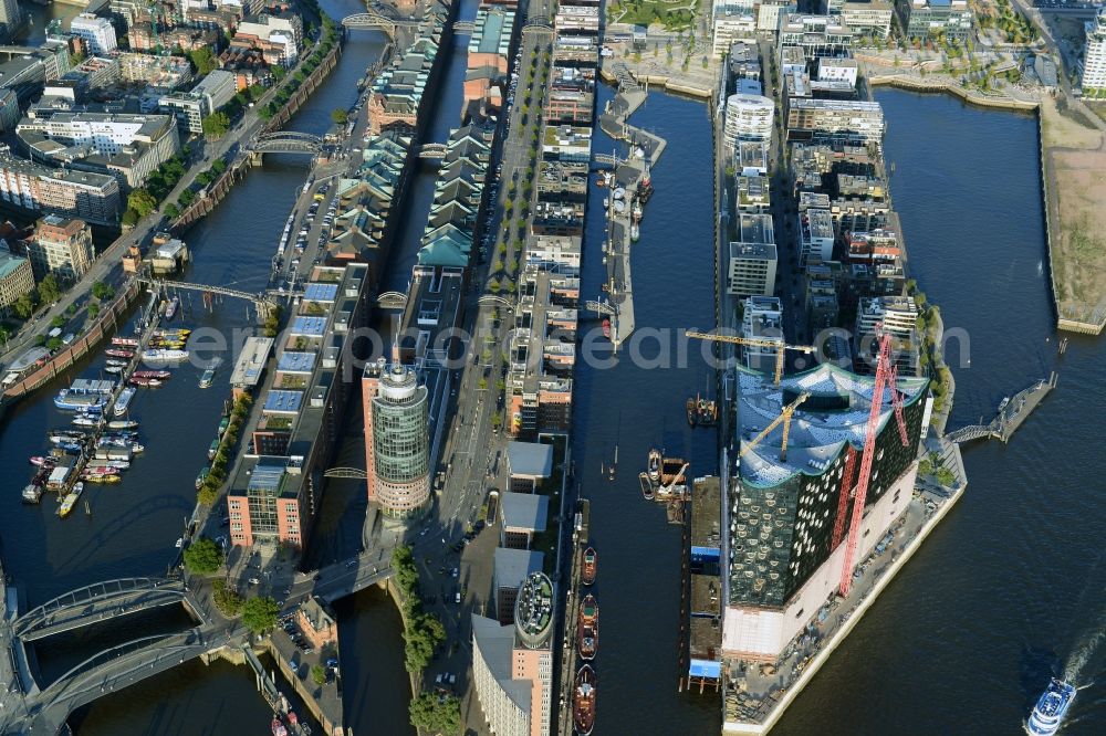 Aerial image Hamburg - City view Speicherstadt harbor city on the banks of the Elbe River in Hamburg Kaiserkai