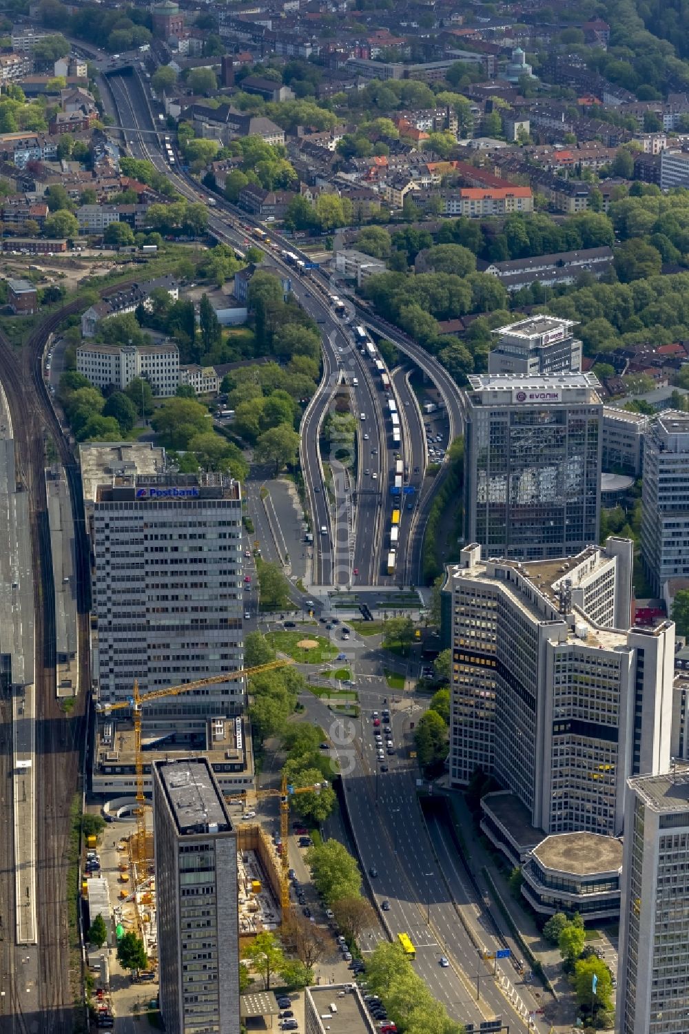 Aerial image Essen - View of the blocking of the freeway A 40 in Essen in the state of North Rhine-Westphalia