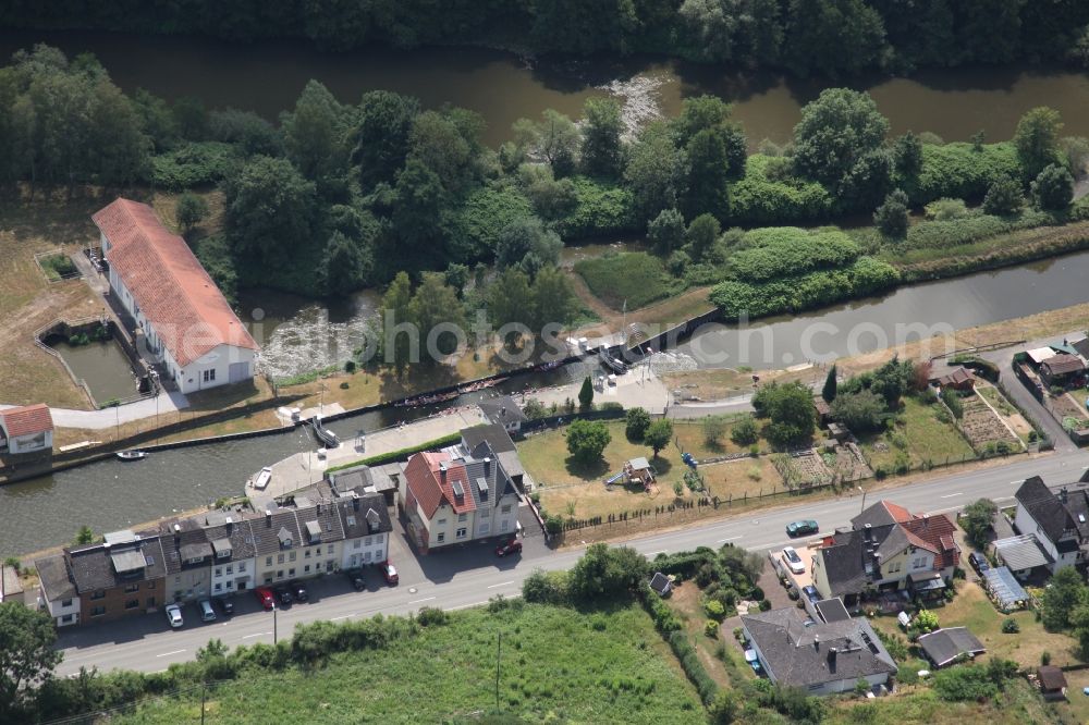 Fachbach from above - Lockage of the on Lahn in the district Auf der Oberau in Fachbach in the state Rhineland-Palatinate, Germany