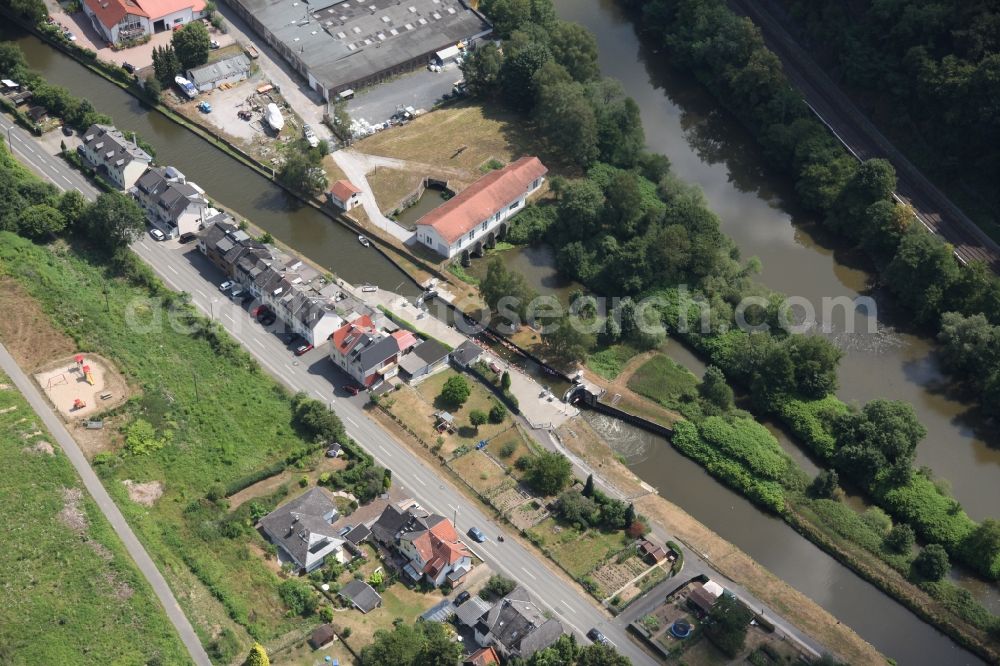 Fachbach from the bird's eye view: Lockage of the on Lahn in the district Auf der Oberau in Fachbach in the state Rhineland-Palatinate, Germany