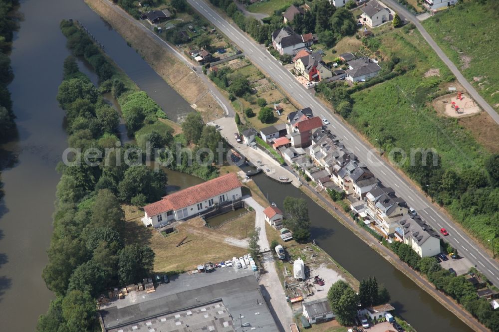 Aerial image Fachbach - Lockage of the on Lahn in the district Auf der Oberau in Fachbach in the state Rhineland-Palatinate, Germany