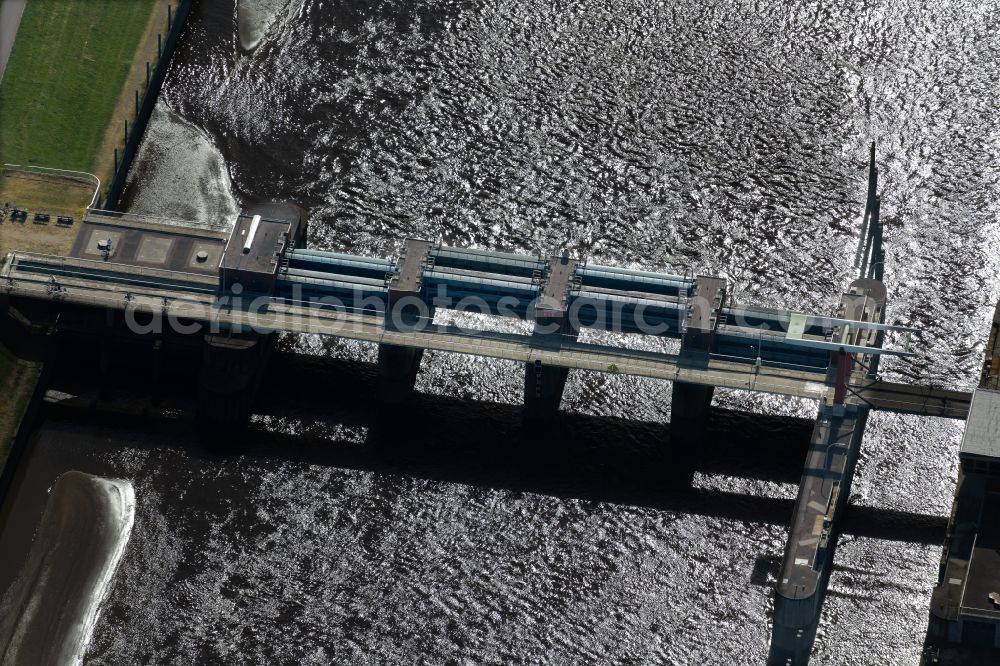 Aerial image Bremen - Lockage of the Lesumsperrwerk in the district Grohn in Bremen, Germany