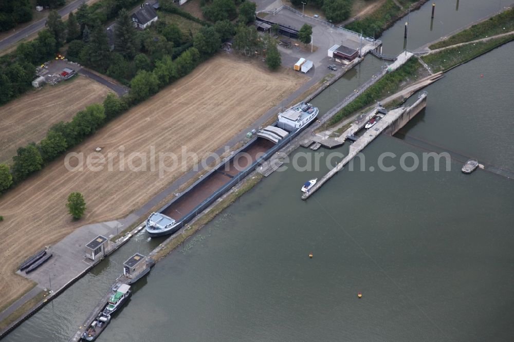 Aerial photograph Enkirch - Lockage of the in of Mosel in Enkirch in the state Rhineland-Palatinate, Germany