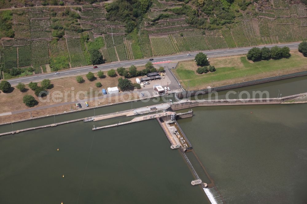 Neef from the bird's eye view: Lockage of the Mosel in Neef in the state Rhineland-Palatinate, Germany