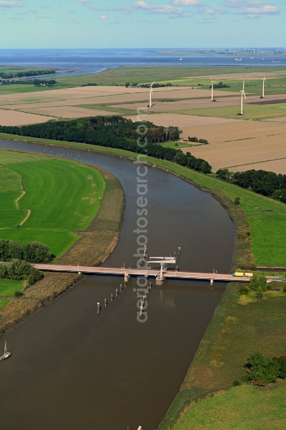 Aerial image Geversdorf - Lockage of the of Oste in the district Itzwoerden in Geversdorf in the state Lower Saxony, Germany