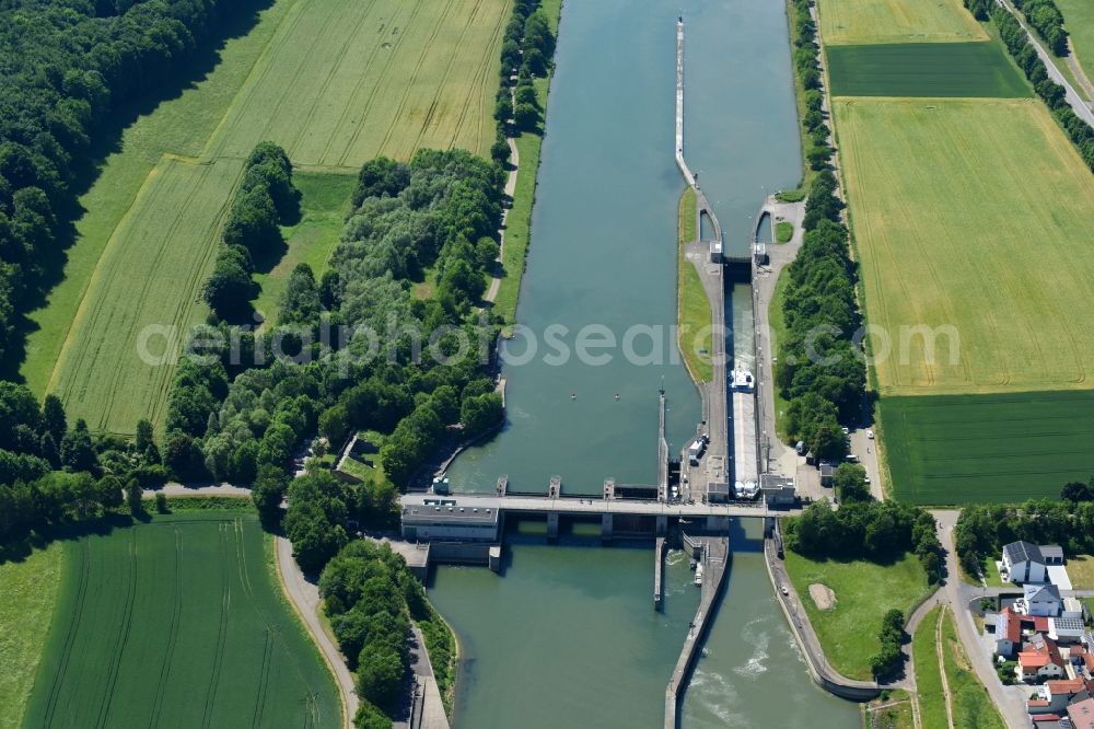 Aerial photograph Kelheim - Barrage sluice arrangements of the sluice Kelheim at the Main - the Danube - canal in Kelheim in the federal state Bavaria, Germany