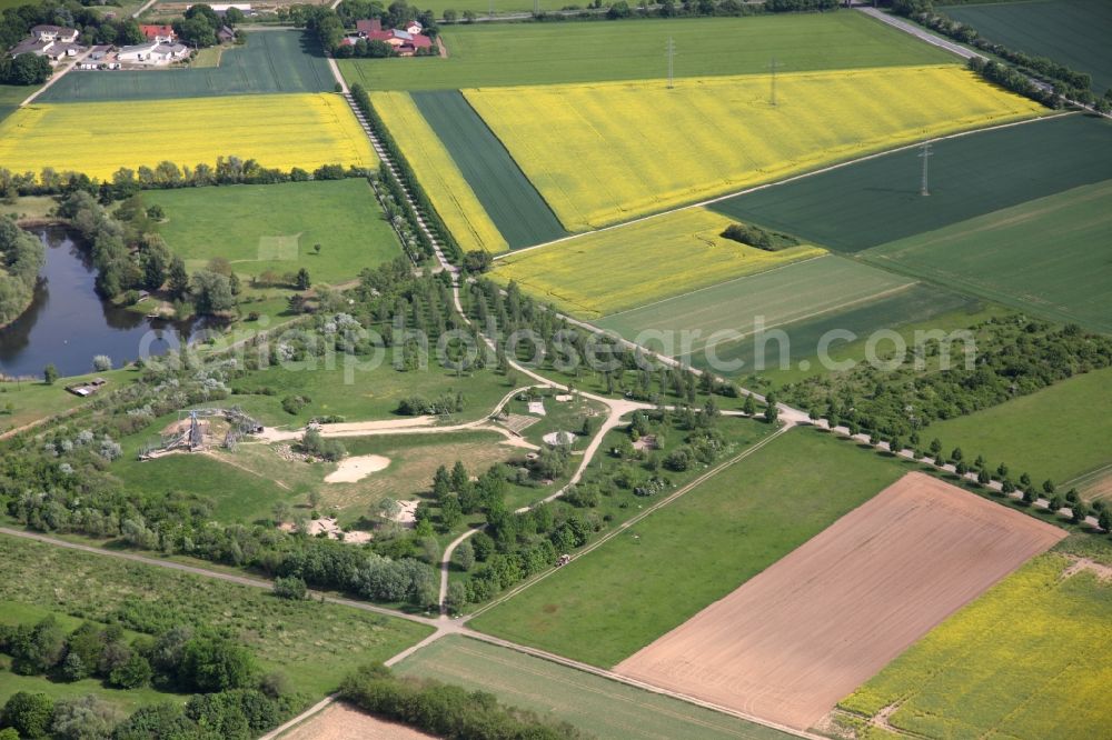 Aerial image Hochheim am Main - The Game Park in Hochheim am Main in Hesse is a project of the Regional Park Rhein-Main GmbH at the former gravel pit terrain between Hochheim am Main and Hofheim-Wallau