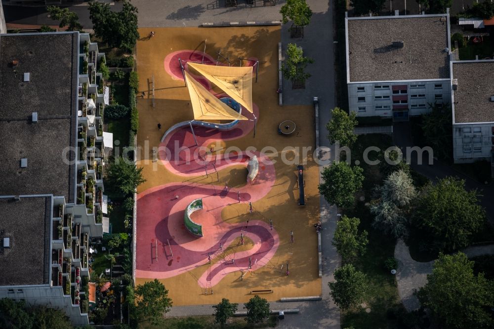 Würzburg from above - Playground Gummi-Spielplatz on Roemer Strasse in the district Heuchelhof in Wuerzburg in the state Bavaria, Germany