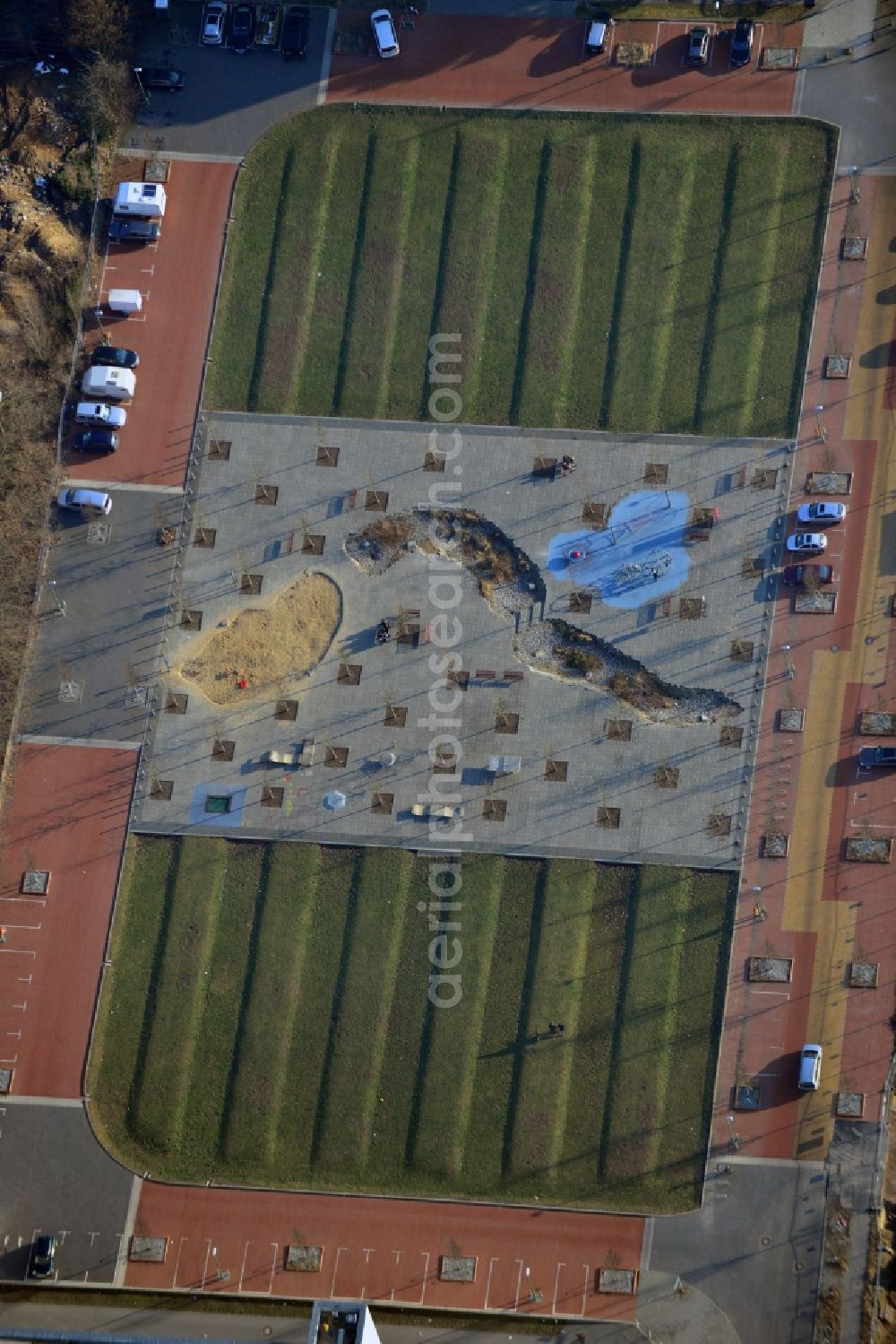 Aerial image Berlin - Playground on the Square of the US-Berlin-Brigade in the Lichterfelde part of Berlin. The playground with its different areas and trees is located in a residential area in the South of Lichterfelde. The trees - like the whole compound - is characterised by its symmetry and geometry