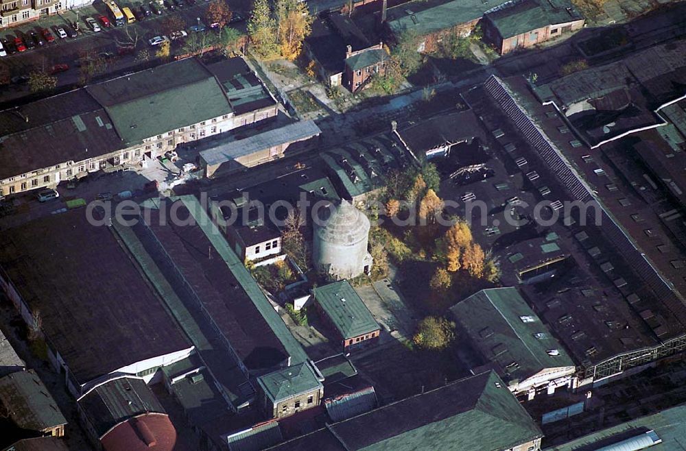 Berlin Friedrichshain from the bird's eye view: 11.11.2003 Splitterschutzbunker auf dem Geländes des Reichsbahnausbesserungswerk Revaler Strasse