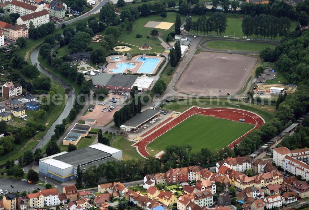 Eisenach from the bird's eye view: The sports and leisure center at the Katzenaue is located in Eisenach in Thuringia. The sports complex consists of the Wartburg-Stiftung Eisenach Stadium, the Werner-Assam-hall, the outdoor and indoor Aquaplex and other smaller sports and leisure facilities