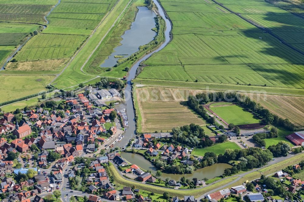 Freiburg (Elbe) from above - Town view with sport boat and sailing boat landing stage and boat moorings in the harbor on the river bank area Segler-Vereinigung Freiburg von 1927 e.V. in Freiburg (Elbe) in the state Lower Saxony, Germany