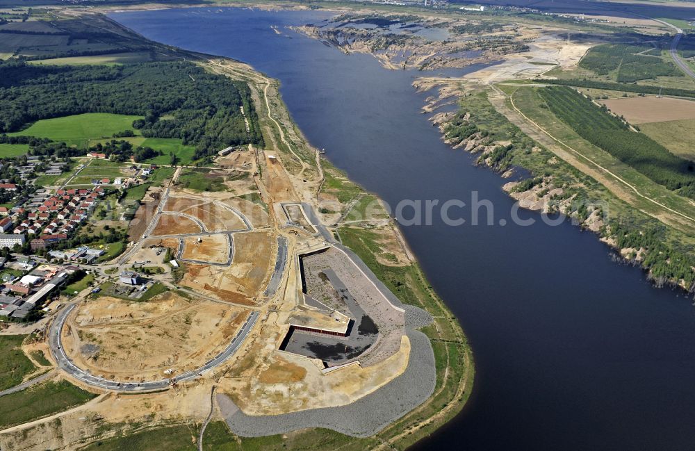 Aerial photograph Zwenkau - Pleasure boat and sailing boat mooring and boat moorings in the harbor on Zwenkauer See on street Hafenstrasse in Zwenkau in the state Saxony, Germany