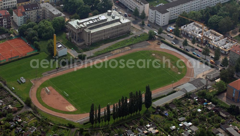 Aerial image DRESDEN - Blick auf die Sportanlage an der Wurzener Straße und das leer stehende Sachsenbad aus den 1920er Jahren. Das Stadion trug früher den Namen Rudi Pinkert und fasst 2.000 Zuschauer. View of the sports facilities at Wurzener Strasse and the empt bath Sachsenbad from the 1920s.