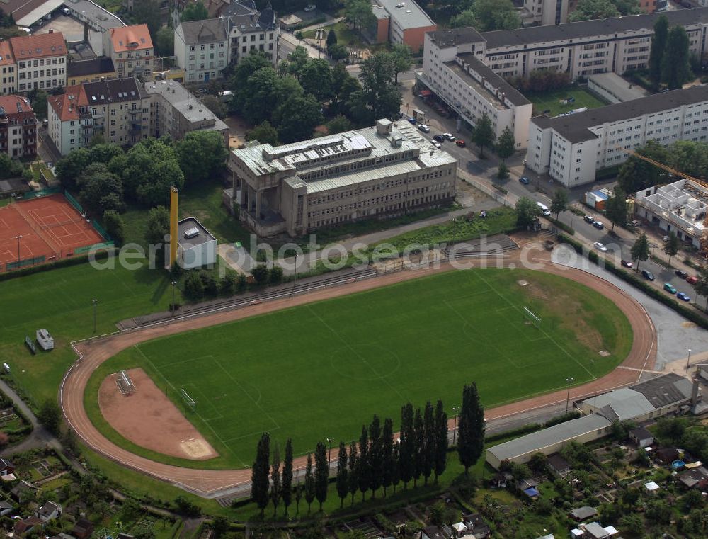 Aerial photograph DRESDEN - Blick auf die Sportanlage an der Wurzener Straße und das leer stehende Sachsenbad aus den 1920er Jahren. Das Stadion trug früher den Namen Rudi Pinkert und fasst 2.000 Zuschauer. View of the sports facilities at Wurzener Strasse and the empt bath Sachsenbad from the 1920s.