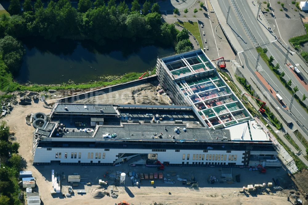 Kiel from above - Sports pool and leisure facility in the Hoernbad on street Anni-Wadle-Weg in Kiel in the state Schleswig-Holstein, Germany