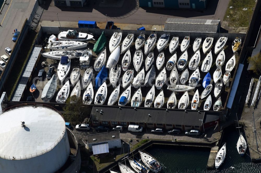 Kopenhagen from the bird's eye view: Sports boat storage area and boat on Lautrupskaj in Copenhagen in Denmark