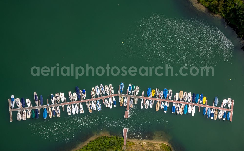 Aerial image Wesel - Pleasure boat marina with docks and moorings on the shore area of Diersfordter Waldsee on street Muehlenfeldstrasse in Wesel at Ruhrgebiet in the state North Rhine-Westphalia, Germany