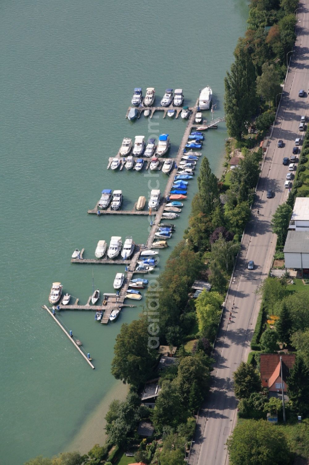 Aerial photograph Grenzach-Wyhlen - Pleasure boat marina with docks and moorings on the shore area of the river Rhine in Grenzach-Wyhlen in the state Baden-Wuerttemberg