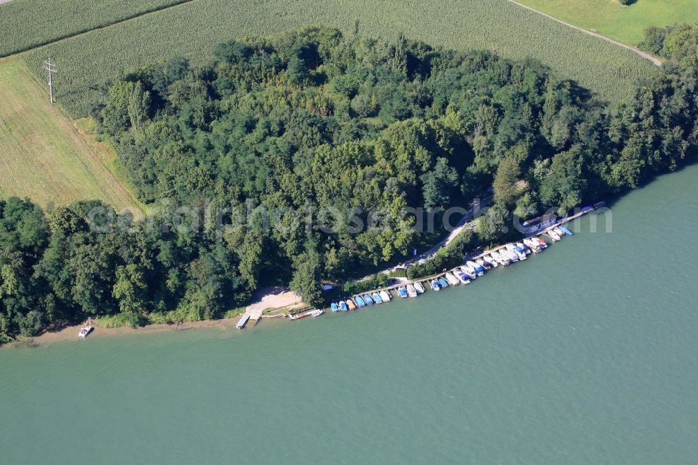 Aerial photograph Rheinfelden (Baden) - Pleasure boat marina with docks and moorings on the shore area of the river Rhine in Rheinfelden (Baden) in the state Baden-Wuerttemberg