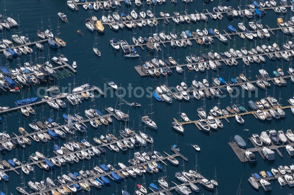 Kressbronn am Bodensee from above - Pleasure boat marina with docks and moorings on the shore area of Lake of Constance in the district Schnaidt in Kressbronn am Bodensee in the state Baden-Wuerttemberg, Germany