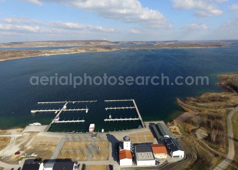 Mücheln (Geiseltal) from the bird's eye view: Pleasure boat marina with docks and moorings on the shore area of Geiseltalsee of Marina Muecheln GmbH on Hafenplatz in Muecheln (Geiseltal) in the state Saxony-Anhalt, Germany