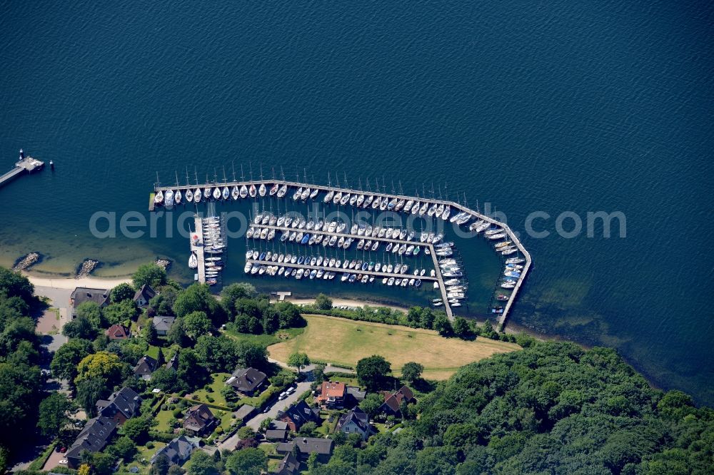 Aerial image Mönkeberg - Pleasure boat marina with docks and moorings on the shore area in Heikendorf in the state Schleswig-Holstein