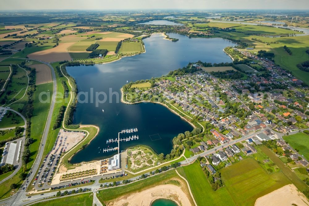 Xanten from the bird's eye view: Pleasure boat marina with docks and moorings on the shore area of Xantener Suedsee in Xanten in the state North Rhine-Westphalia, Germany