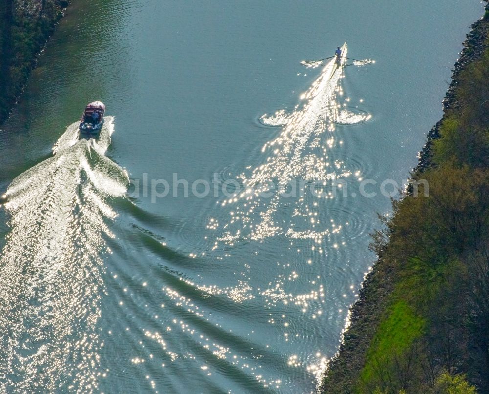 Hamm from the bird's eye view: Sport boat - rowing boat ride of river Lippe in Hamm in the state North Rhine-Westphalia