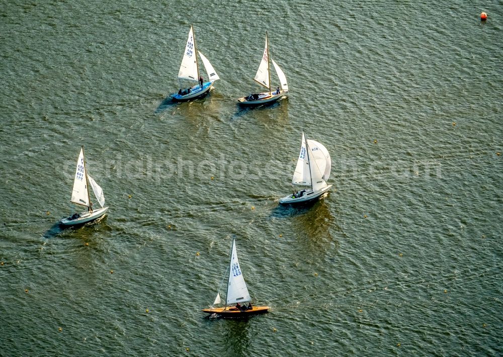 Essen from the bird's eye view: Sailboat under way on Baldeneysee in Essen in the state North Rhine-Westphalia