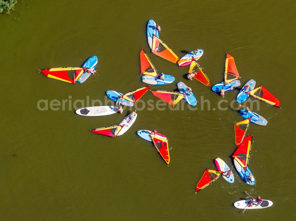 Aerial image Hude (Oldenburg) - Sport boat traffic on the Dumber / Dümmersee at Hüde in Lower Saxony