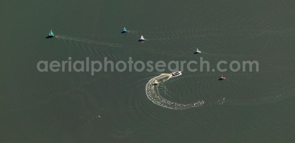 Aerial photograph Damme - Sport boat traffic on the Dumber / Dümmersee at Hüde in Lower Saxony
