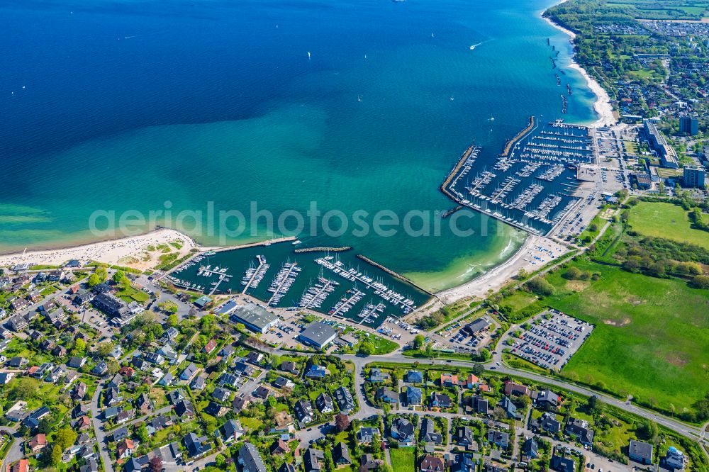 Aerial photograph Strande - Sports harbor in the Baltic Sea -Bad Strande near Kiel in the state Schleswig-Holstein, Germany. Home port of the KYC ( Kiel Yacht Club ) on Strandstrasse in Strande with a residential area and sandy beaches