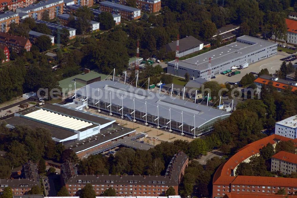 Hamburg from above - Blick auf die Sporthalle Hamburg, auch bekannt als Alsterdorfer Sporthalle, in der Krochmannstr. 55 ist eine der größten Veranstaltungsstätten in Hamburg. Sie hat ein Fassungsvermögen von ca. 7000 Zuschauern (4200 Sitzplätze) und war von ihrer Fertigstellung 1968 bis zur Eröffnung der Color Line Arena im Volkspark die wichtigste Halle für Sportveranstaltungen in Hamburg.