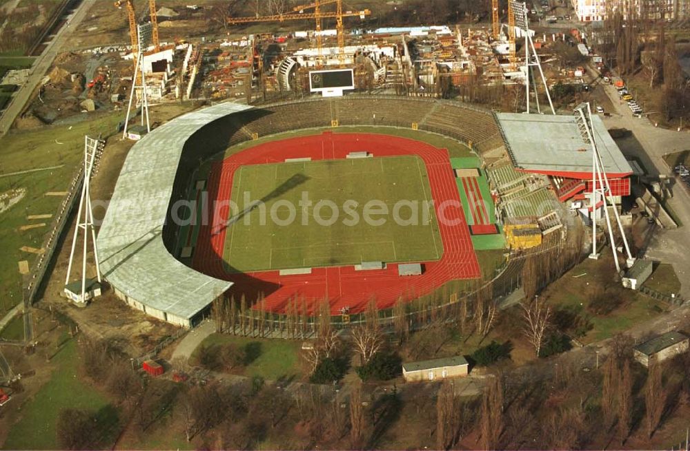 Aerial image Berlin - 13.02.95 Sporthallenbau im Jahnsportpark in Berlin-Prenzlauerberg