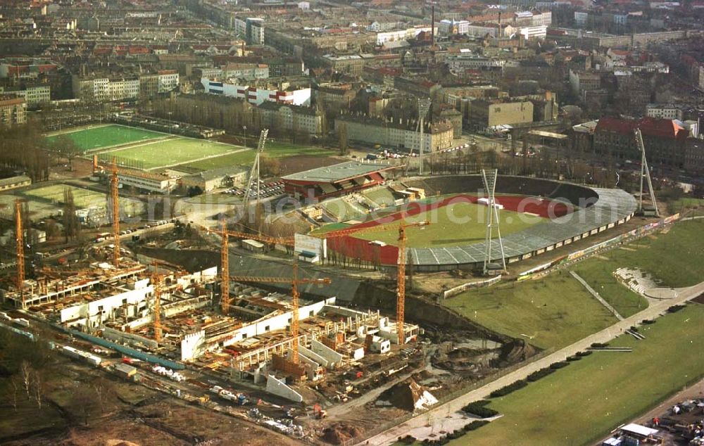 Aerial image Berlin - 13.02.95 Sporthallenbau im Jahnsportpark in Berlin-Prenzlauerberg