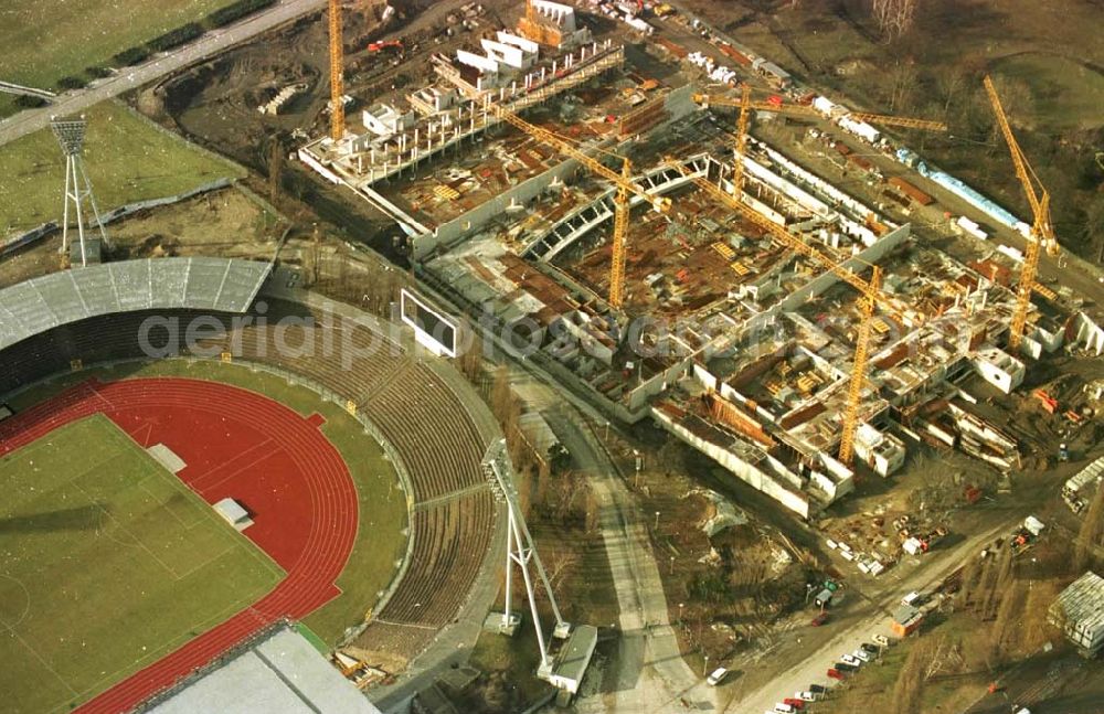 Aerial image Berlin - 13.02.95 Sporthallenbau im Jahnsportpark in Berlin-Prenzlauerberg