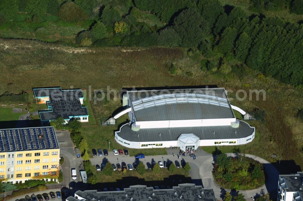 Schwerin from the bird's eye view: Sports hall building at the high school Friedrich Schlie-road in Schwerin in Mecklenburg - Western Pomerania