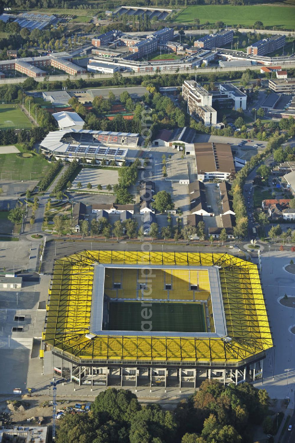 Aerial image Aachen - Blick auf den Sportpark Soers mit dem Neuen Tivoli, Stadion des Fußballklubs Alemannia Aachen, und den Reitstadien, die im Besitz des Aachen Laurensberger Rennvereins e.V. sind. Dort findet alljährlich das CHIO Aachen statt, ein seit 1924 ausgetragenes internationales Pferdesport-Turnier. View of the sports park Soers with the New Tivoli Stadium of the football club Alemannia Aachen, and the horse arenas who are in possession of the Aachen Lauren Rennverein e.V. There will host the annual CHIO Aachen, an international equestrian tournament since 1924.