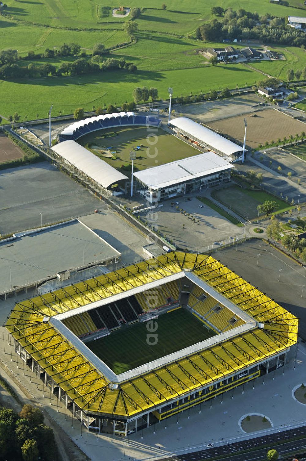 Aachen from above - Blick auf den Sportpark Soers mit dem Neuen Tivoli, Stadion des Fußballklubs Alemannia Aachen, und den Reitstadien, die im Besitz des Aachen Laurensberger Rennvereins e.V. sind. Dort findet alljährlich das CHIO Aachen statt, ein seit 1924 ausgetragenes internationales Pferdesport-Turnier. View of the sports park Soers with the New Tivoli Stadium of the football club Alemannia Aachen, and the horse arenas who are in possession of the Aachen Lauren Rennverein e.V. There will host the annual CHIO Aachen, an international equestrian tournament since 1924.