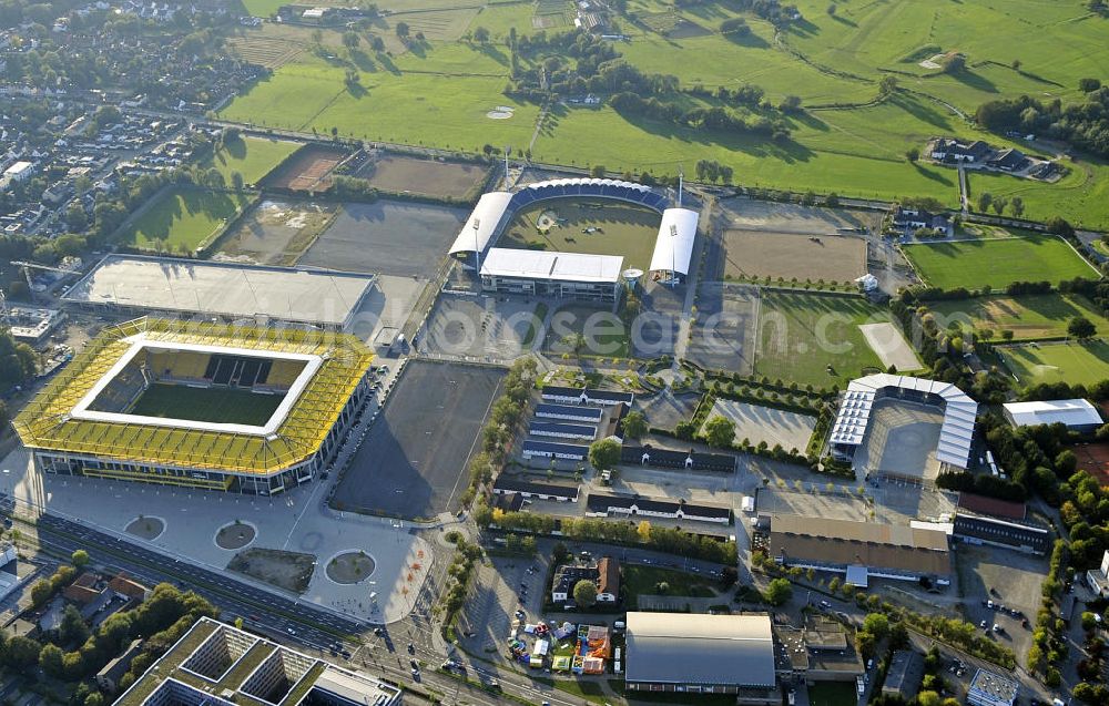 Aachen from the bird's eye view: Blick auf den Sportpark Soers mit dem Neuen Tivoli, Stadion des Fußballklubs Alemannia Aachen, und den Reitstadien, die im Besitz des Aachen Laurensberger Rennvereins e.V. sind. Dort findet alljährlich das CHIO Aachen statt, ein seit 1924 ausgetragenes internationales Pferdesport-Turnier. View of the sports park Soers with the New Tivoli Stadium of the football club Alemannia Aachen, and the horse arenas who are in possession of the Aachen Lauren Rennverein e.V. There will host the annual CHIO Aachen, an international equestrian tournament since 1924.