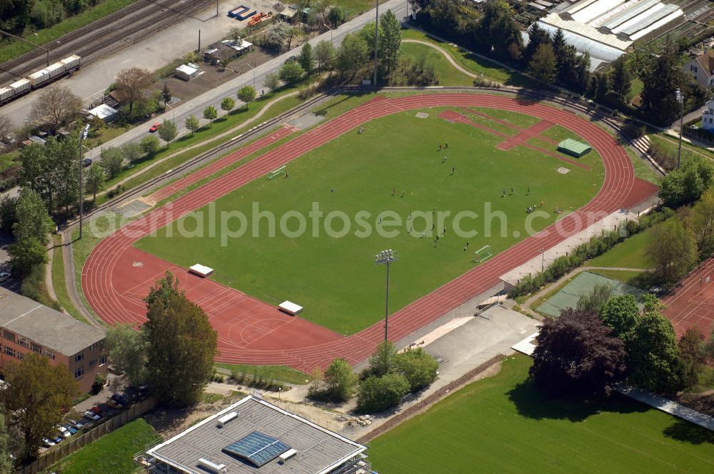 Aerial photograph Kreuzlingen - Blick auf den Sportplatz Burgerfeld. Sportzentrum mit Rasenspielfeld, Fussballplatz, Rundlaufbahnen, Trainingsplatz und Leichtathletik-Anlage. Kontakt: Sportplatz Burgerfeld, Tel. +49(0)071 672 64 52 oder +49(0)071 677 10 00 (Schulpräsidium)