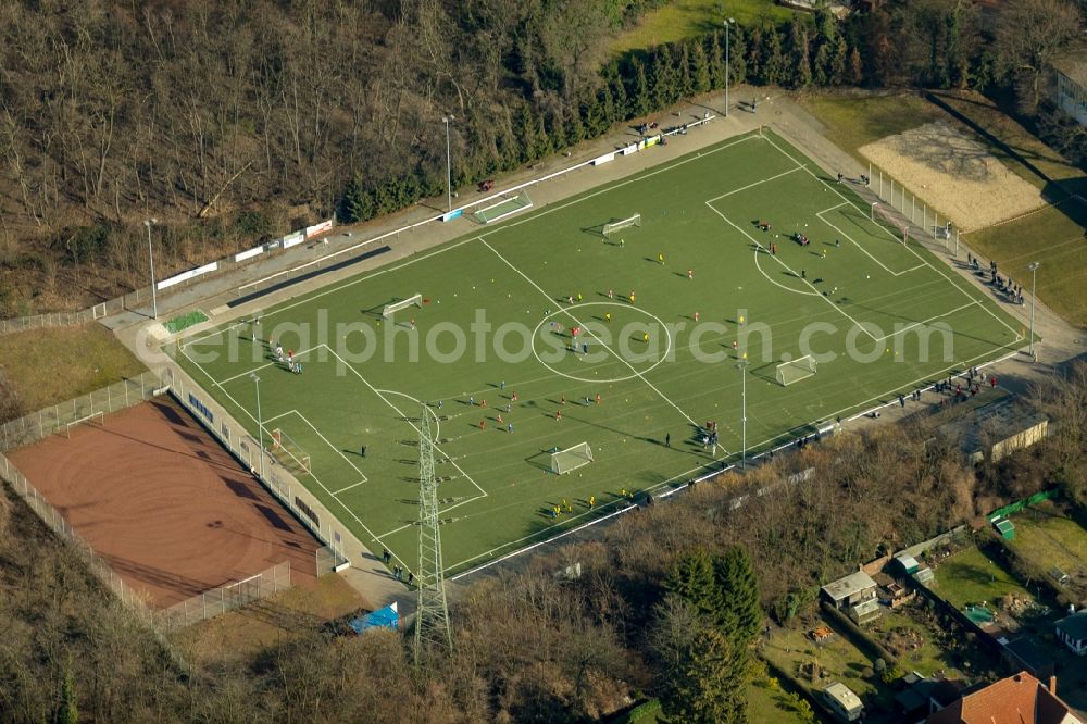 Aerial image Bottrop - Sports grounds and football pitch of SV 1911 Bottrop e.V. In den Weywiesen in Bottrop in the state North Rhine-Westphalia, Germany