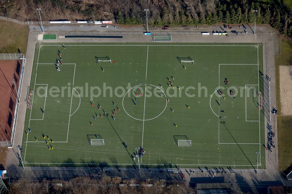 Aerial photograph Bottrop - Sports grounds and football pitch of SV 1911 Bottrop e.V. In den Weywiesen in Bottrop in the state North Rhine-Westphalia, Germany