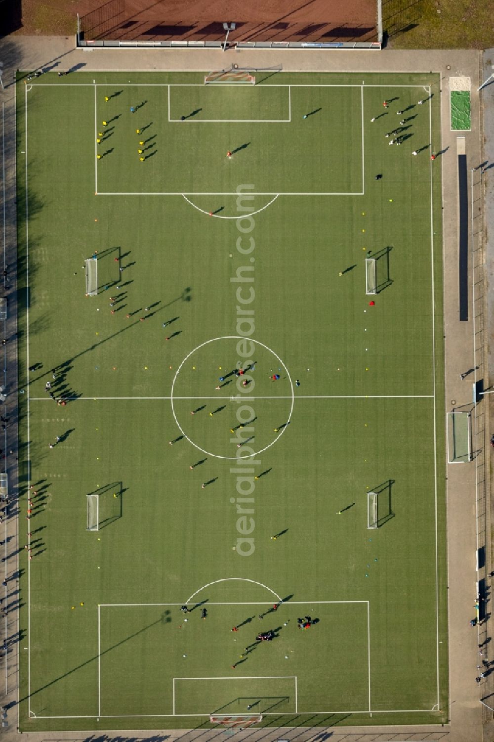 Bottrop from the bird's eye view: Sports grounds and football pitch of SV 1911 Bottrop e.V. In den Weywiesen in Bottrop in the state North Rhine-Westphalia, Germany